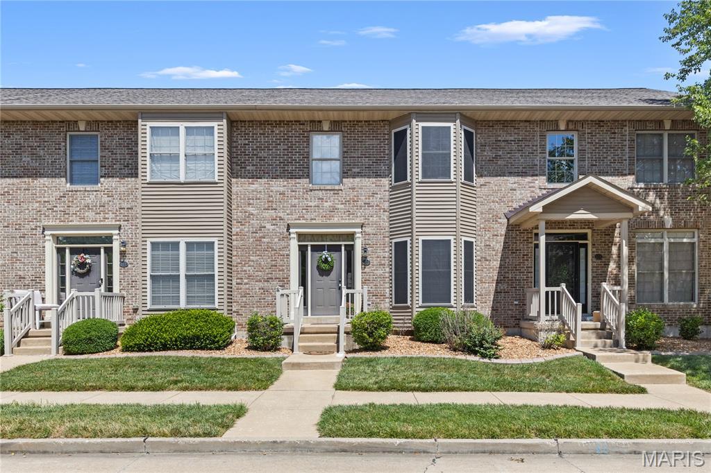 521 Queens Court Place  St Peters MO 63376 photo