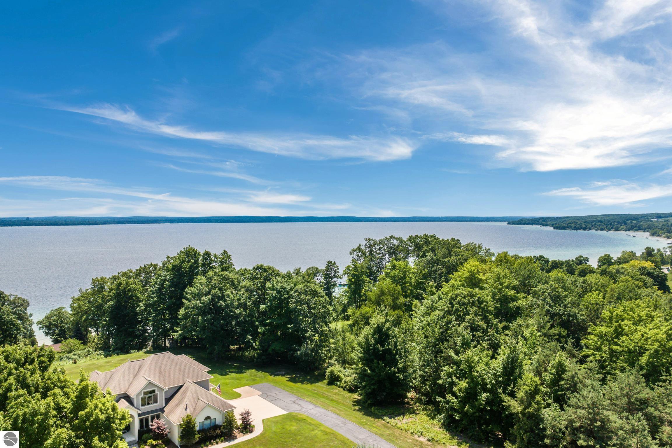 Property Photo: 9546 Eastridge Drive MI 49686