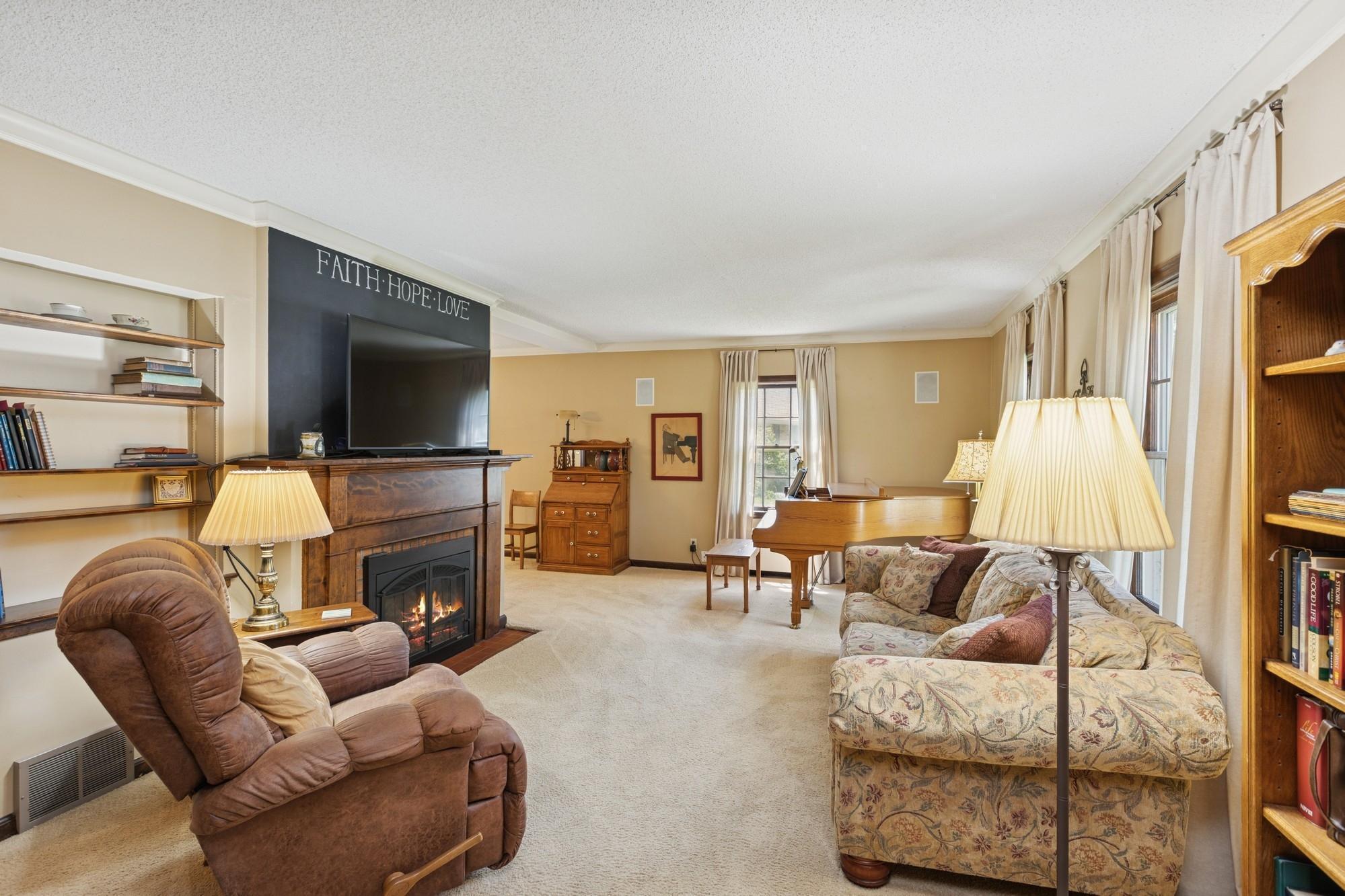 Property Photo:  6633 Lynwood Boulevard  MN 55423 