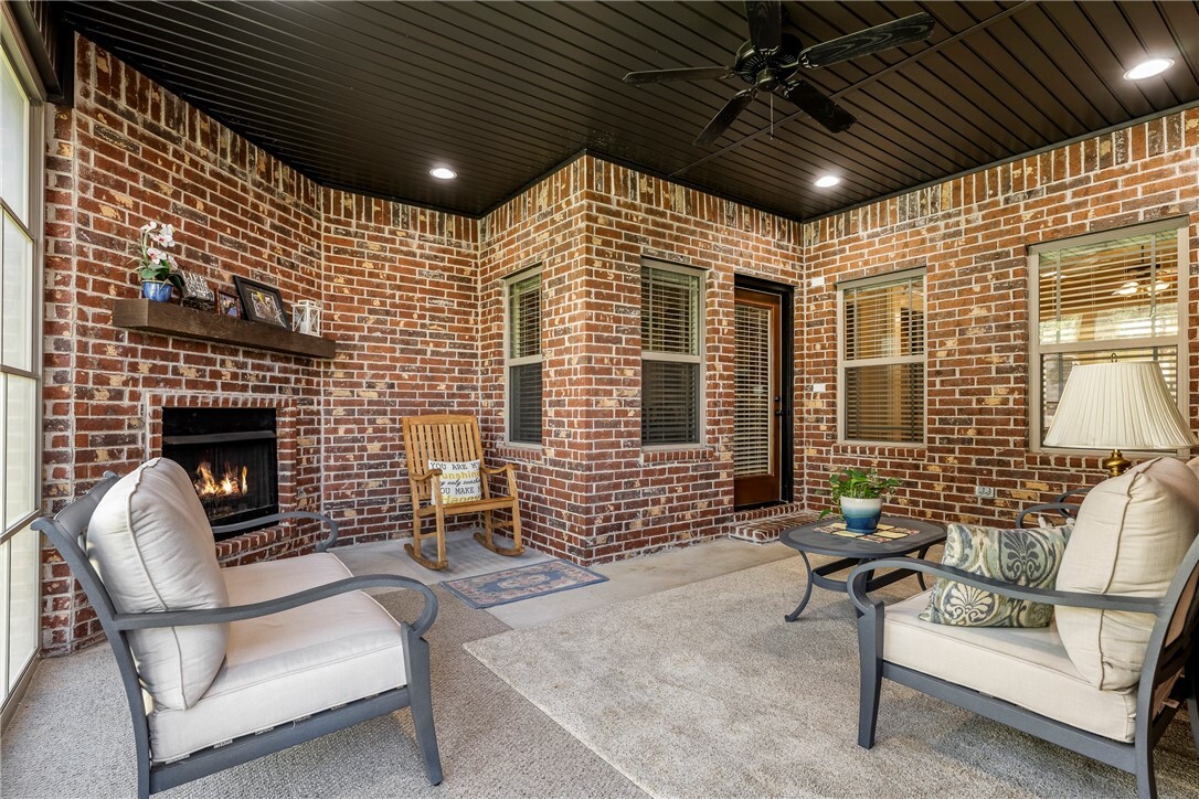 Property Photo: 703 Eaton Street AR 72712