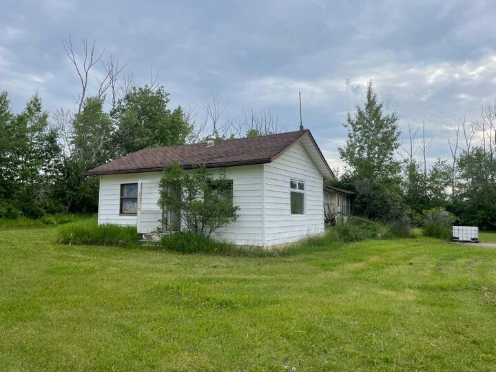 Property Photo: 5411 50 Street AB T0H 0E0