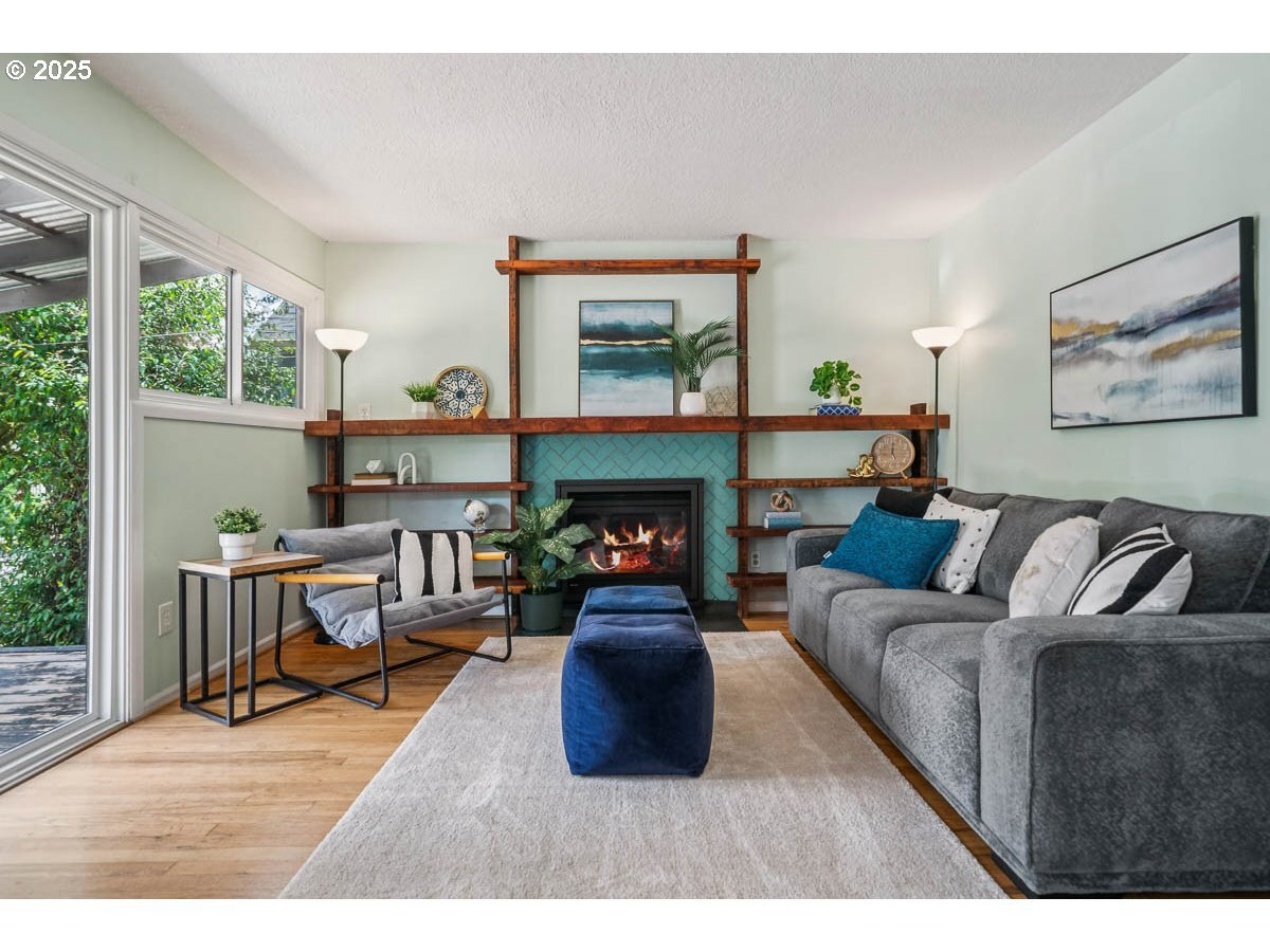 Property Photo: 5723 SE Francis St OR 97206