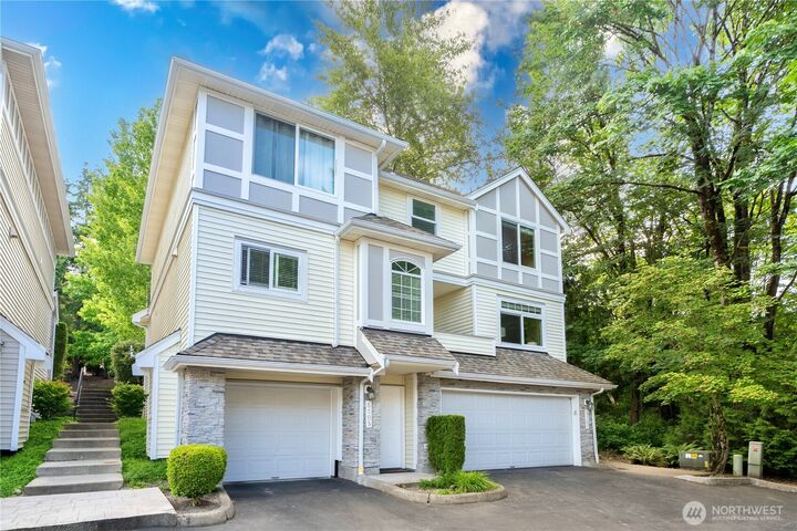 6707 SE Cougar Mountain Way 2  Bellevue WA 98006 photo