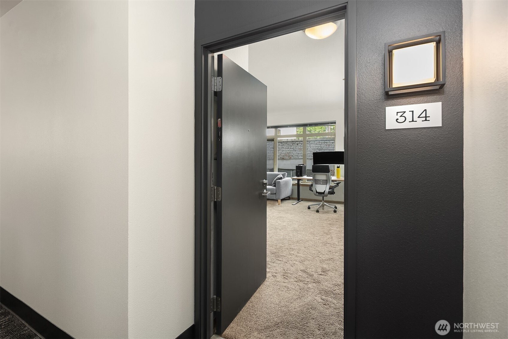 Property Photo: 1610 Belmont Avenue 314 WA 98122