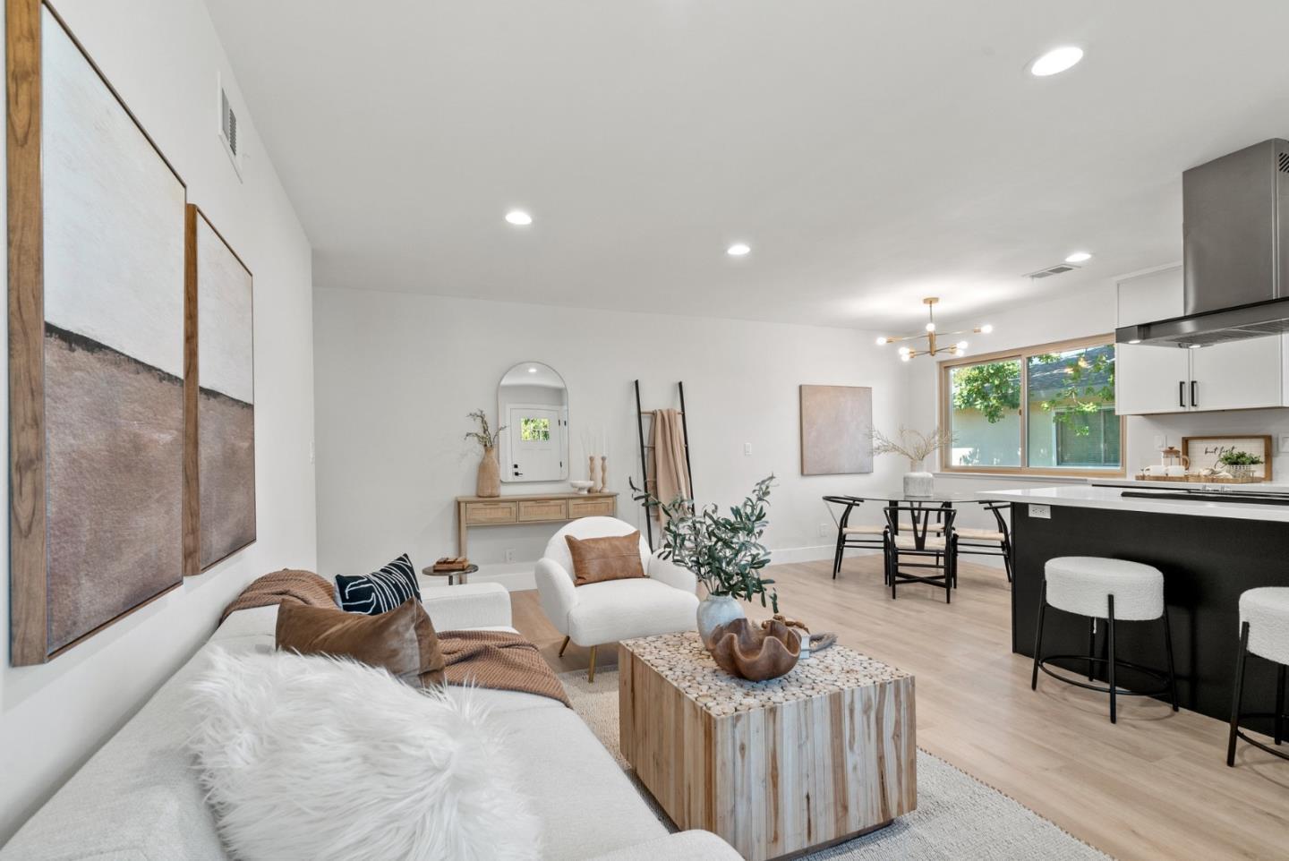 Property Photo: 225 Gomes Court 4 CA 95008