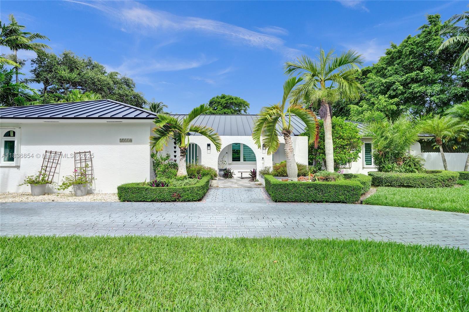 Property Photo: 13110 SW 104th Ave FL 33176