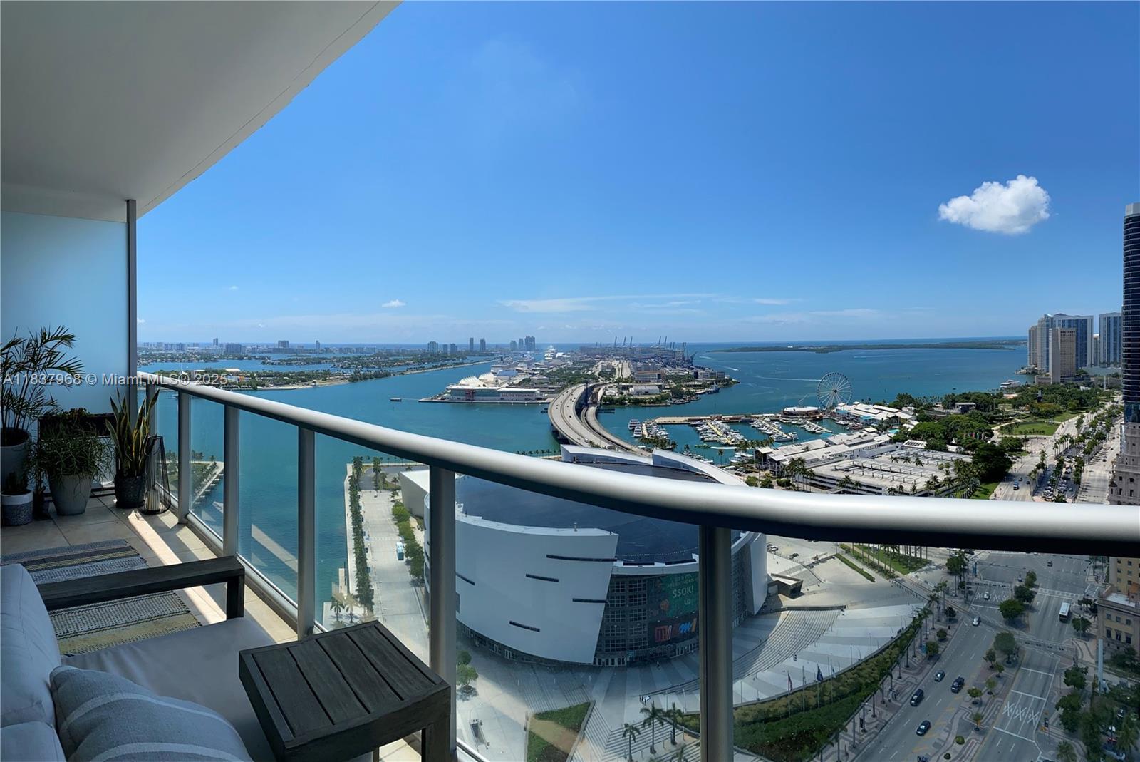 Property Photo: 888 Biscayne Blvd 3403 FL 33132
