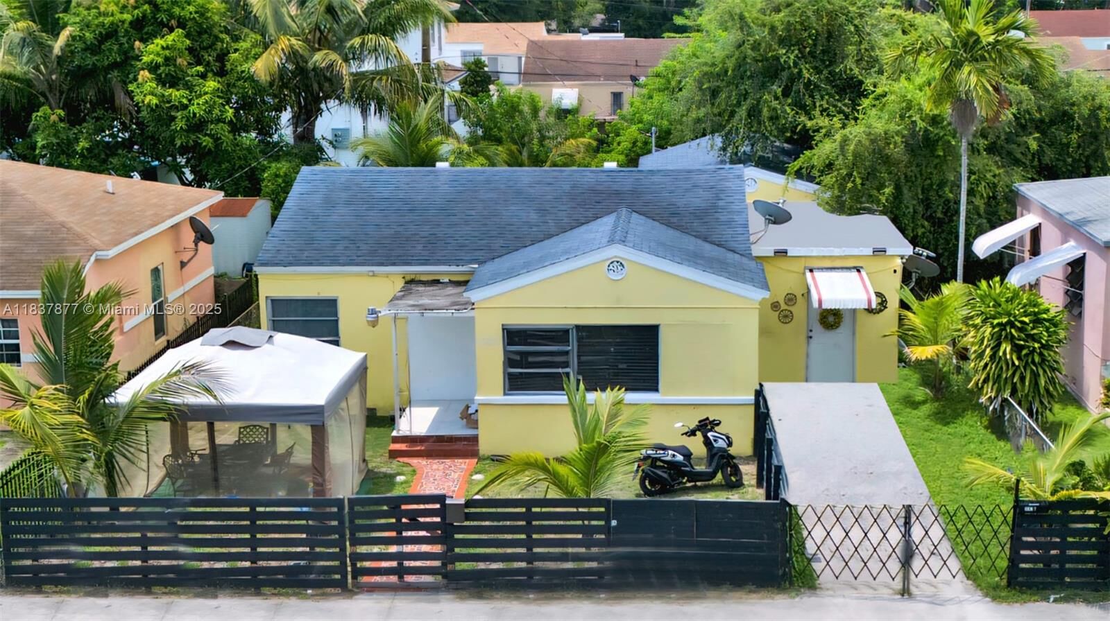 Property Photo: 1042 NW 76th St FL 33150