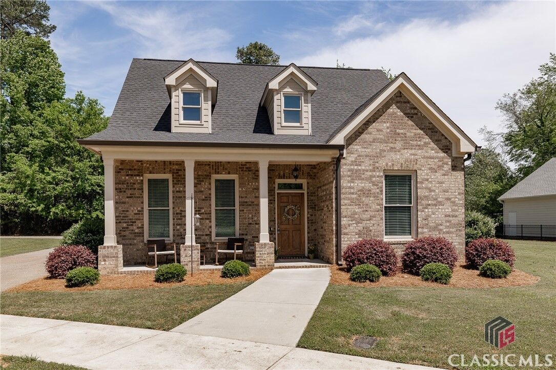 Property Photo:  266 Pointe Place  GA 30605 