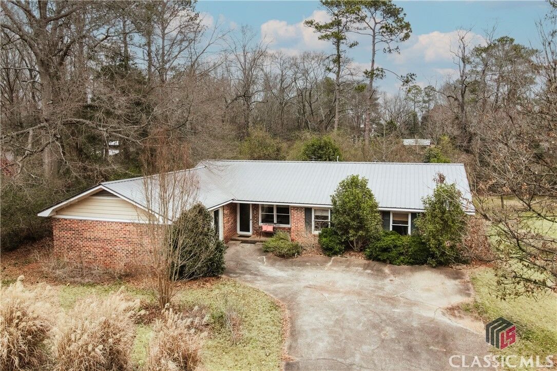 Property Photo:  114 Vfw Drive  GA 30677 