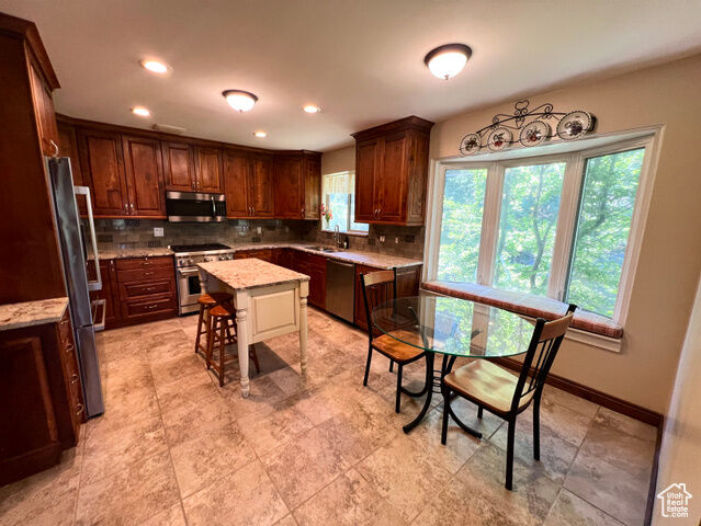 3550 E Oakview Dr  Salt Lake City UT 84124 photo