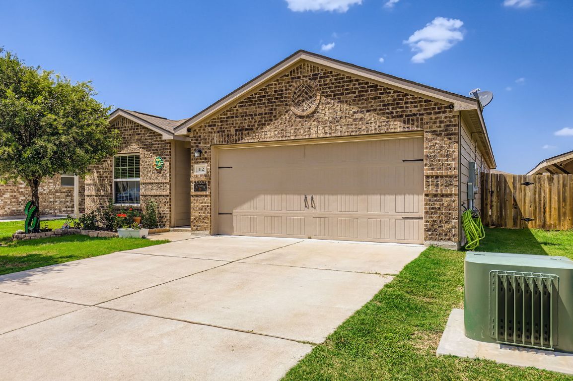 Property Photo: 112 Niven Path TX 76537