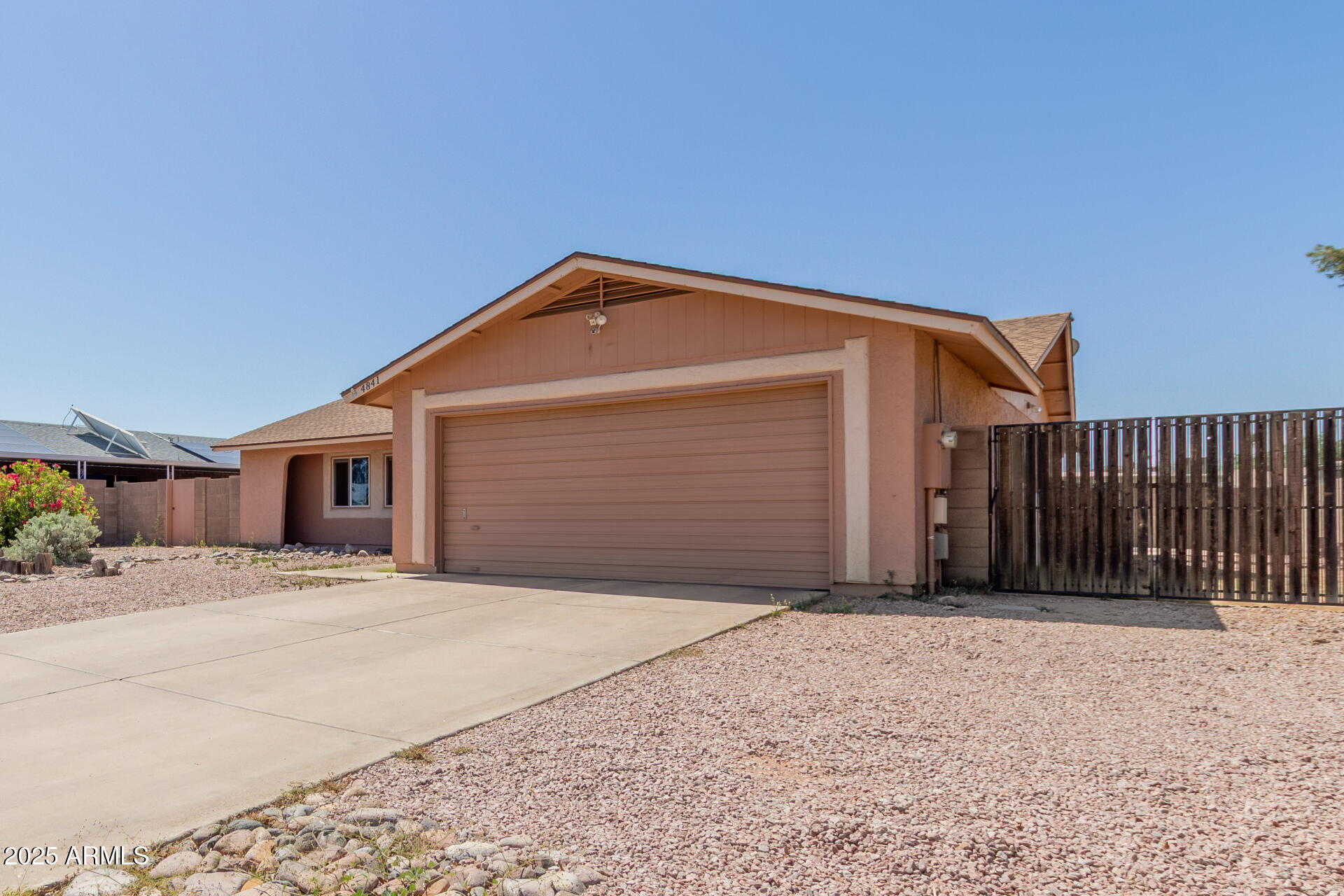 Property Photo: 4841 W Aire Libre Avenue AZ 85306