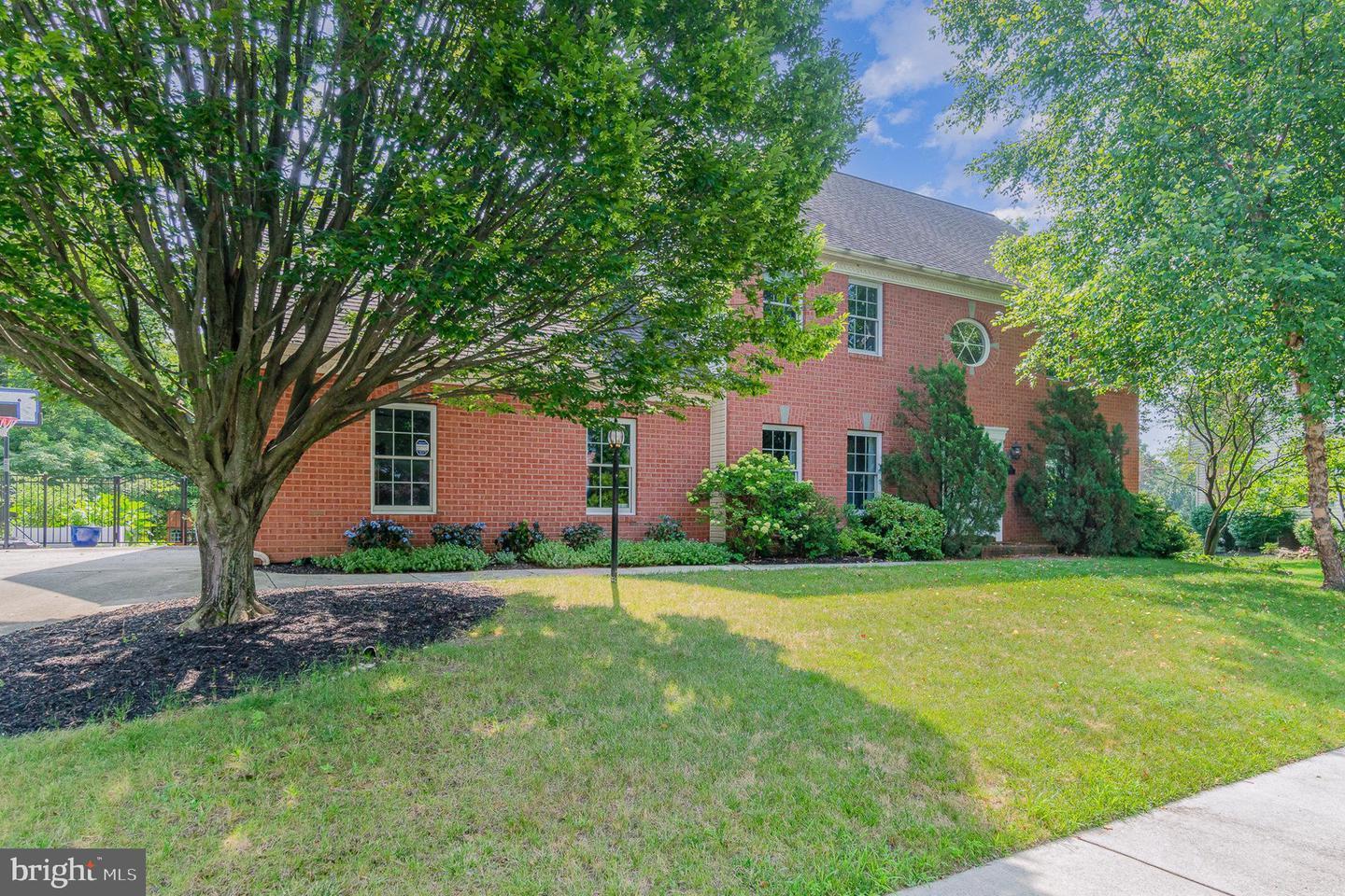 Property Photo: 1218 Kings Circle PA 17050