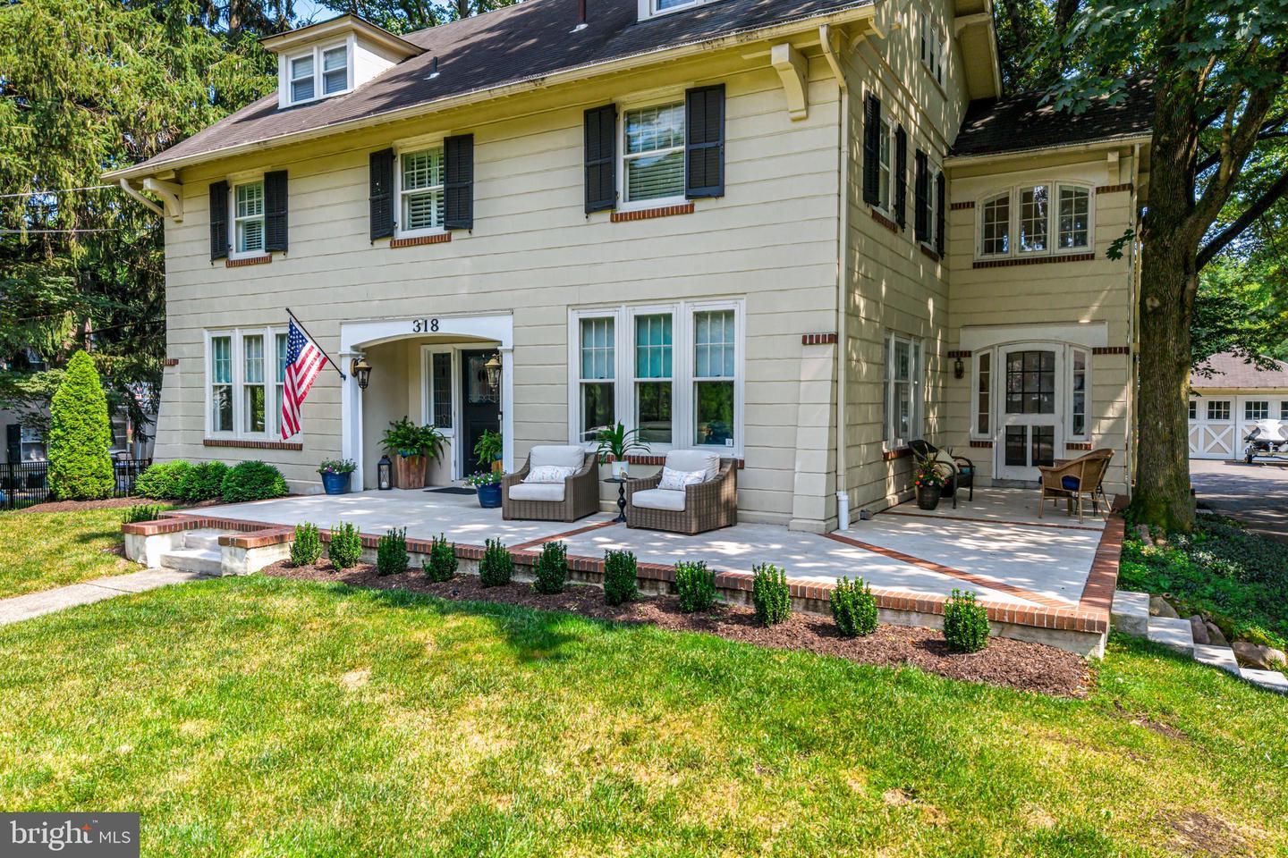 Property Photo:  318 E Central Avenue  NJ 08057 