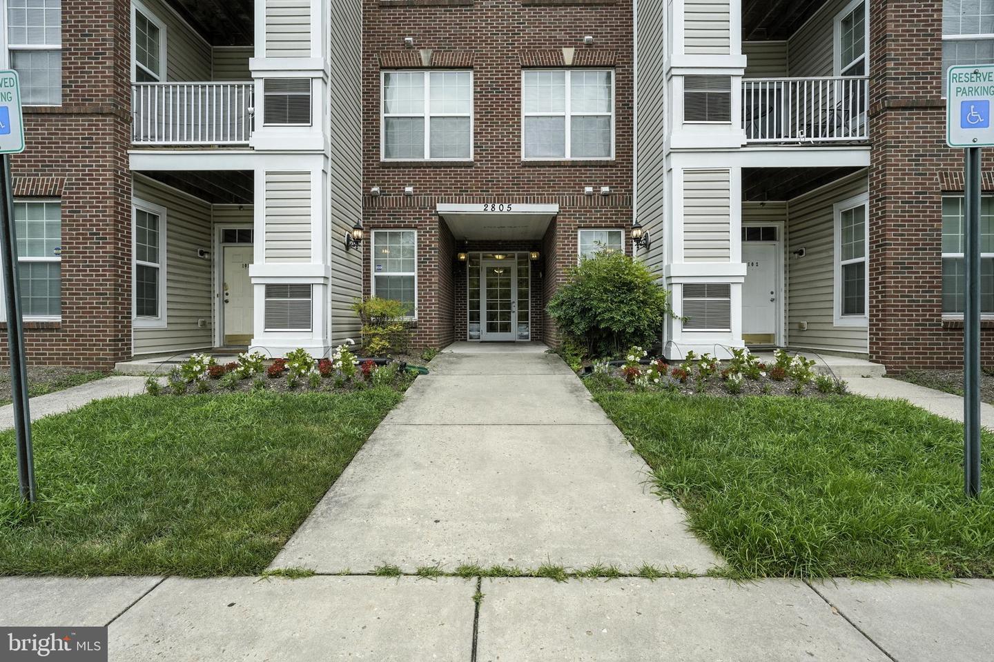 Property Photo: 2805 Forest Run Drive 2-404 MD 20747