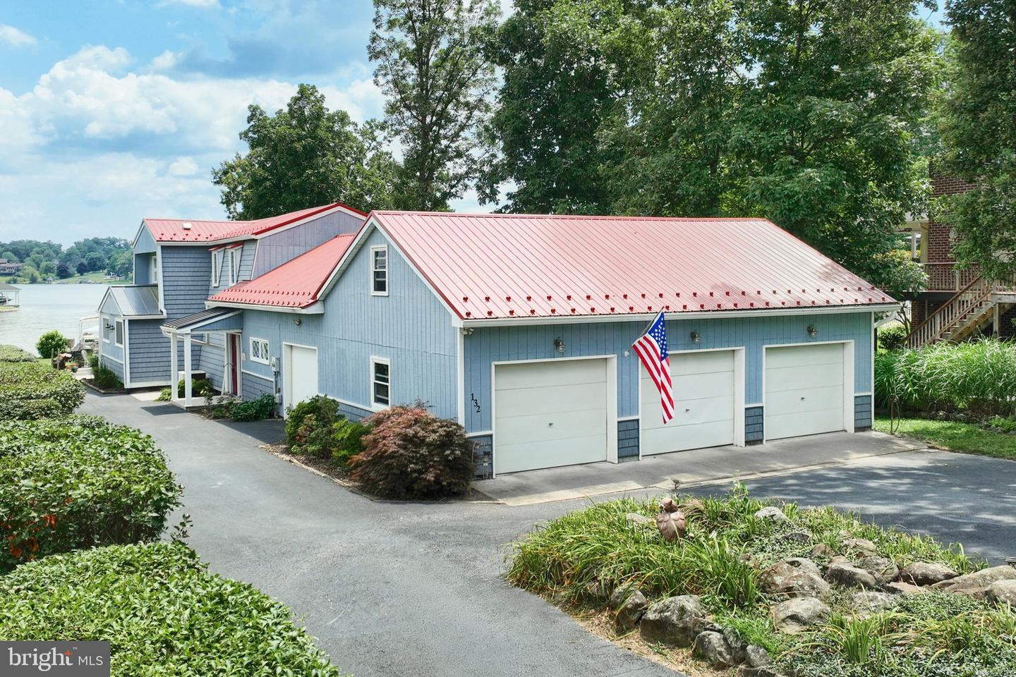Property Photo:  132 Lake Meade Drive  PA 17316 