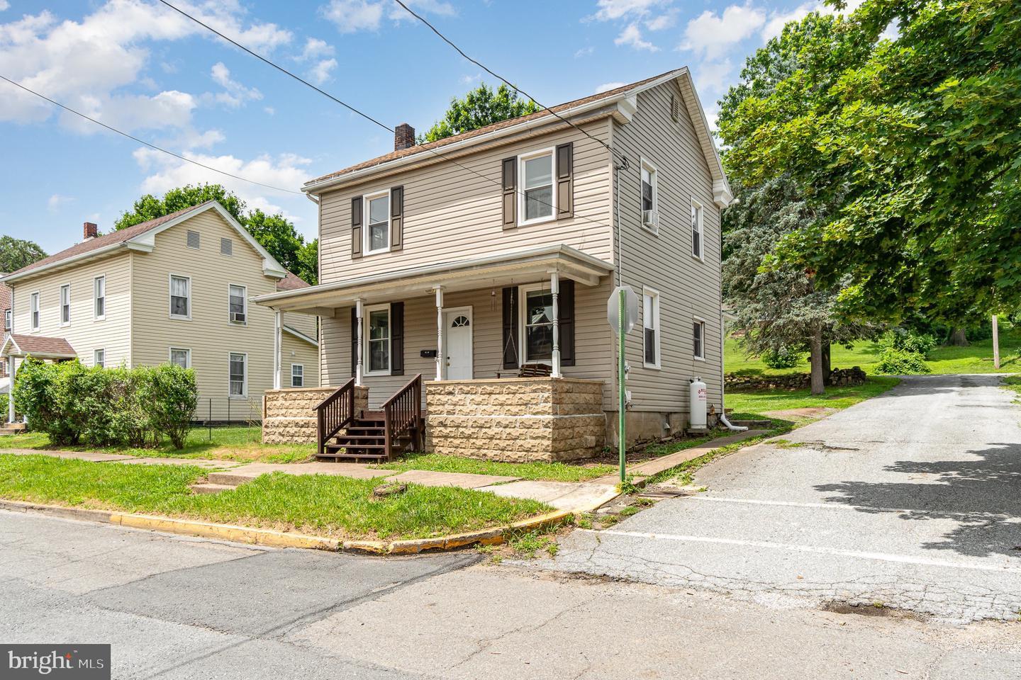 Property Photo: 615 N High Street PA 17020