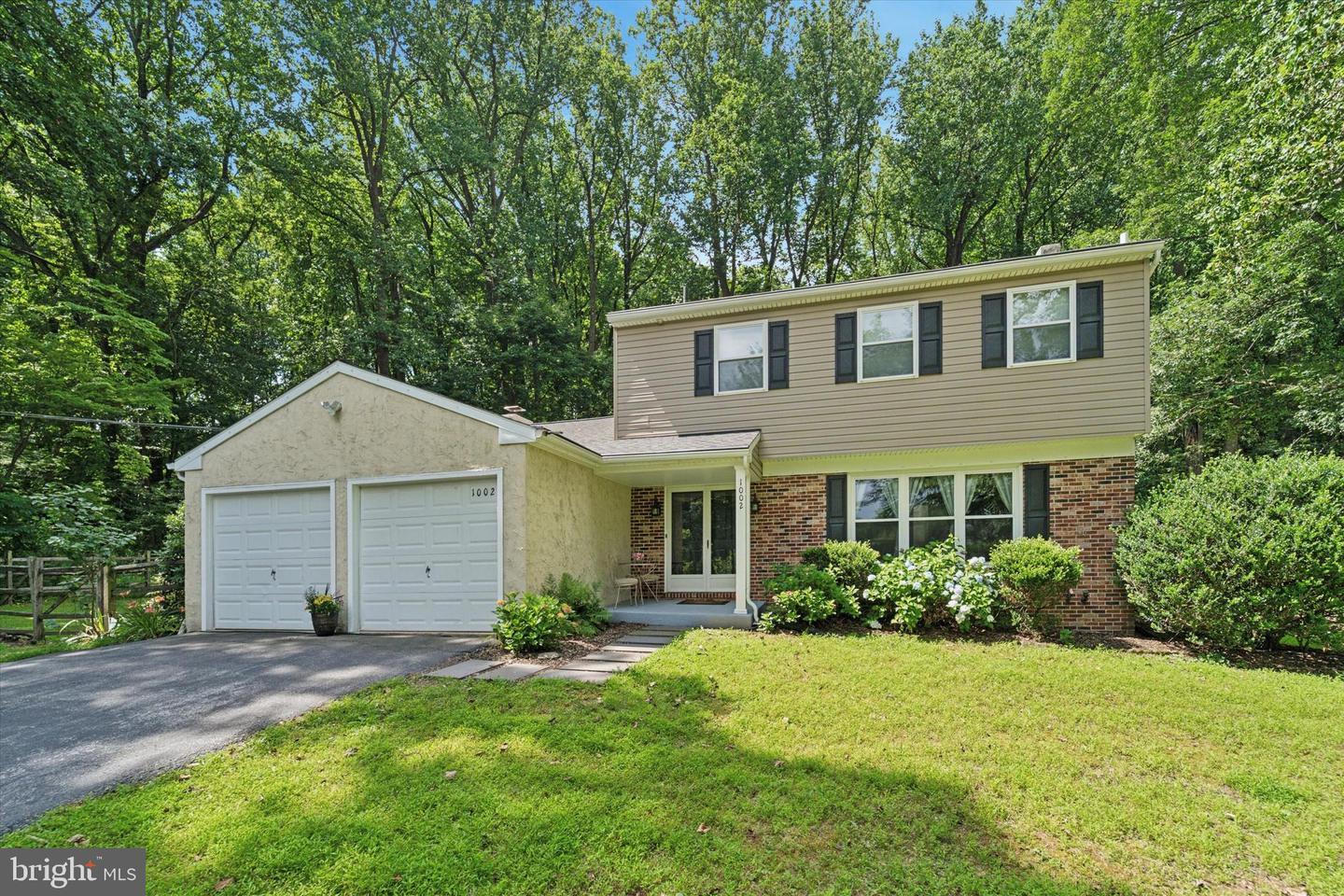 Property Photo: 1002 S Caln Meetinghouse Road PA 19320