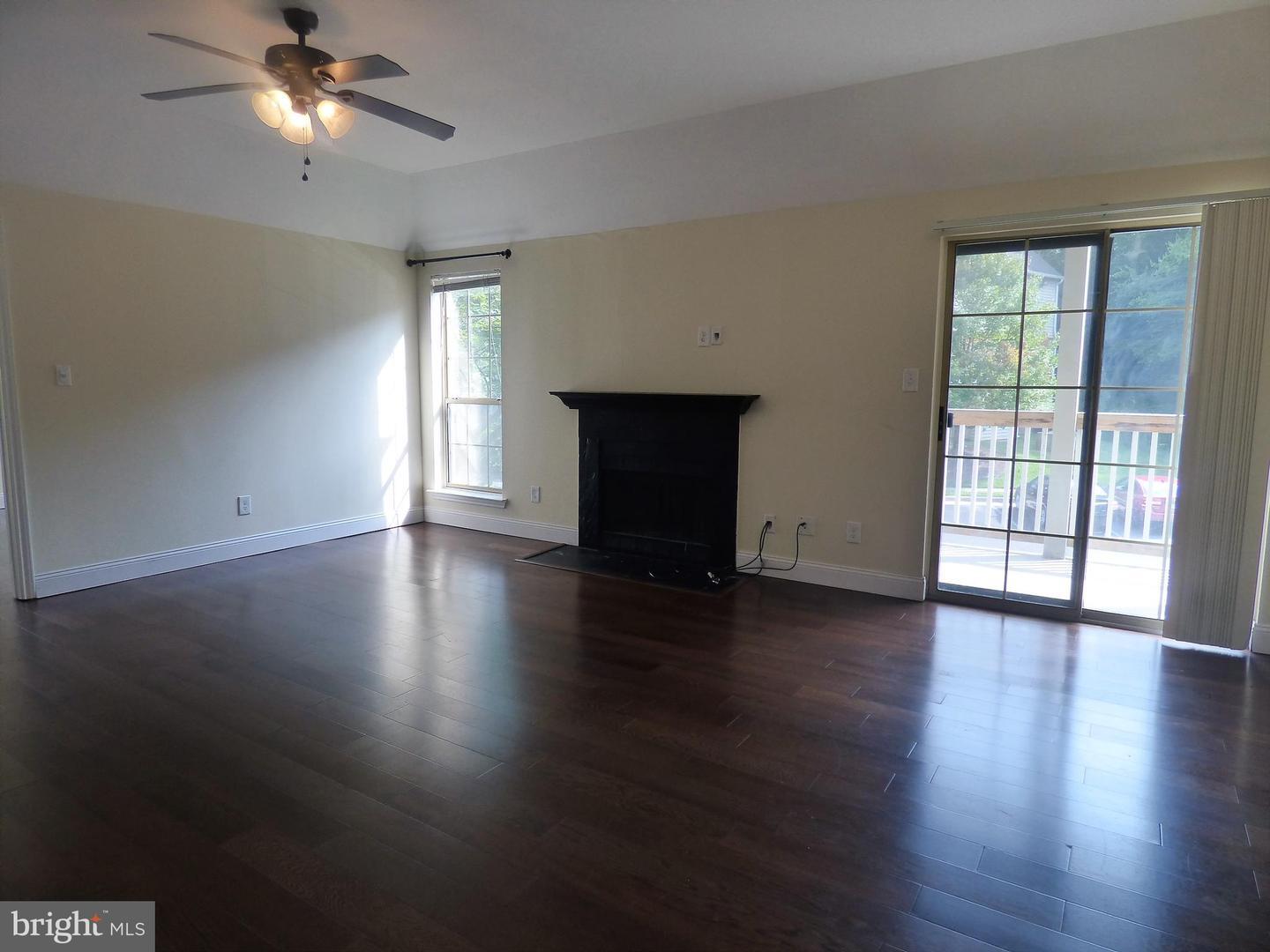 Property Photo: 12163 Penderview Terrace 1021 VA 22033