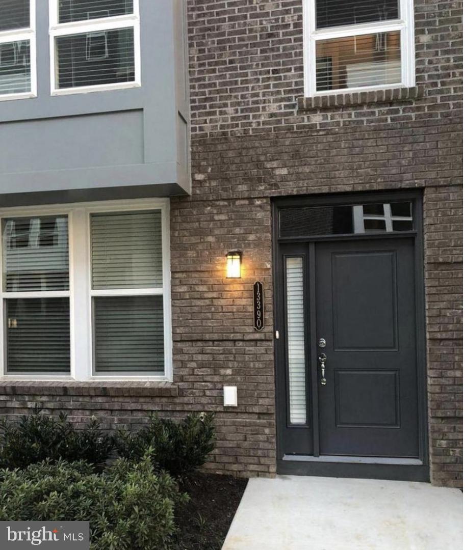 13390 Sherwood Park Lane  Herndon VA 20171 photo