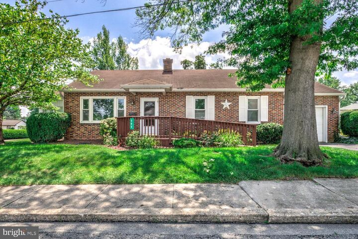 202 N Grant Street  Manheim PA 17545 photo