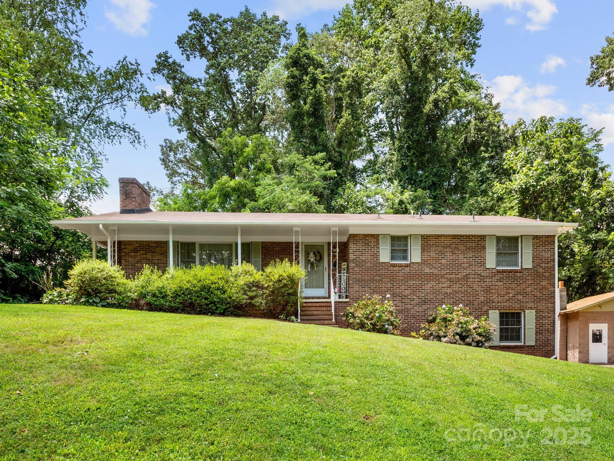 9 Baker Drive  Asheville NC 28806 photo