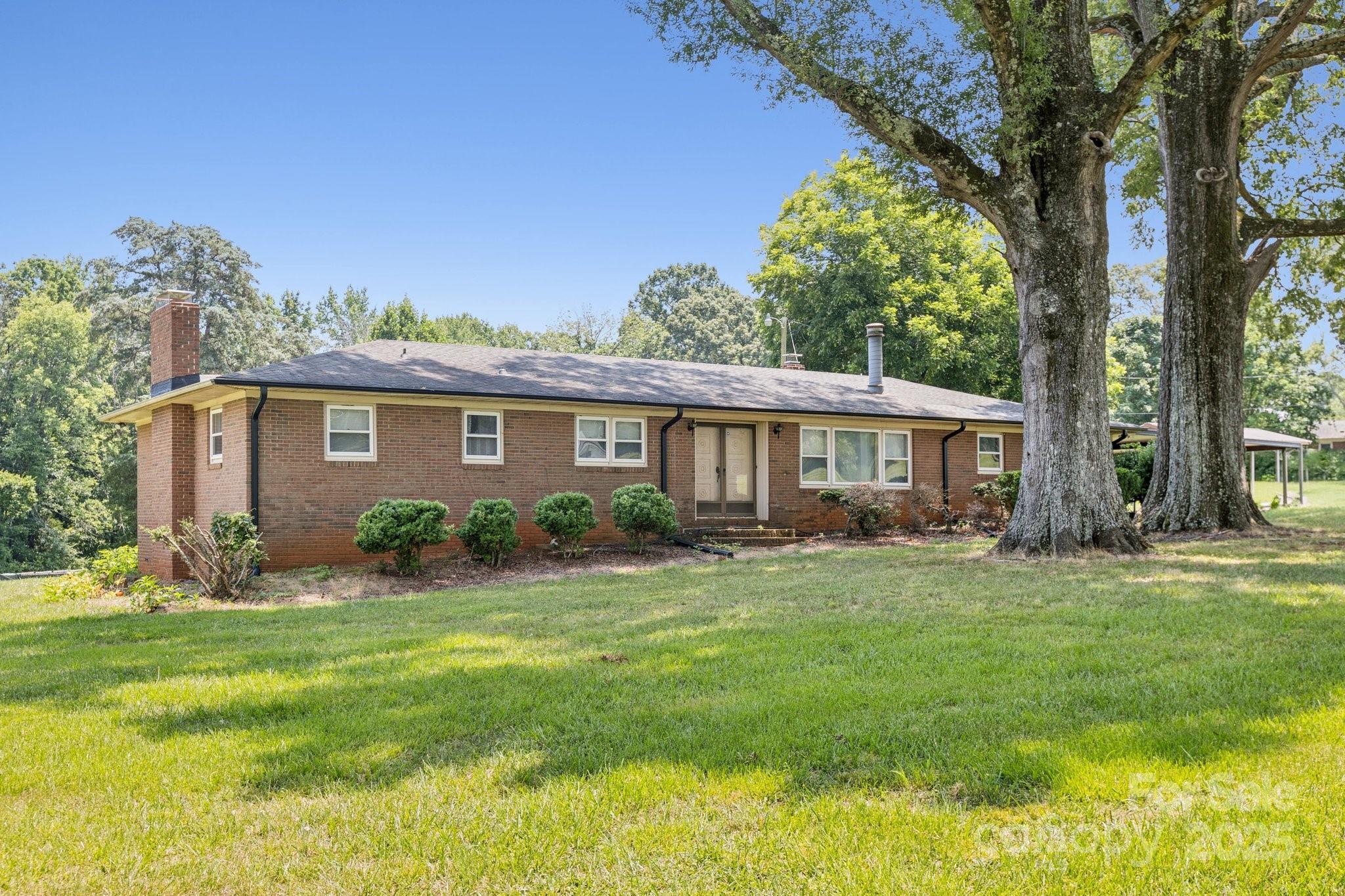 Property Photo: 8110 Arlington Church Road NC 28227