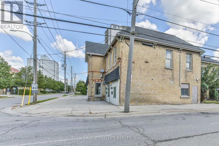Property Photo: 330 Burwell Street ON N6B 2V9