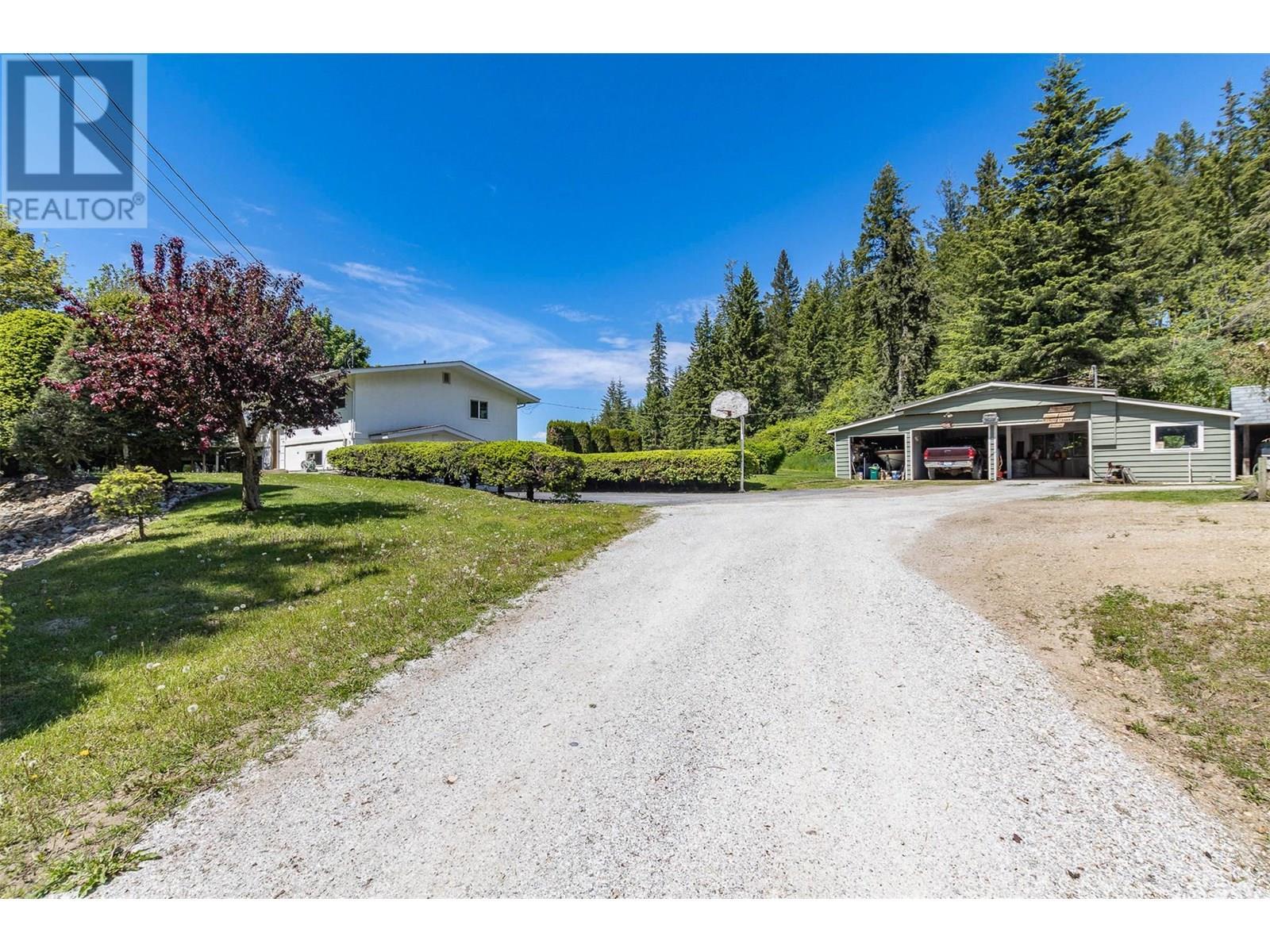 3851 10 Avenue Southeast  Salmon Arm BC V1E 1W7 photo