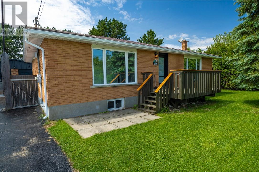 Photo de la propriété: 4869 Notre Dame Avenue ON P3P 1X6