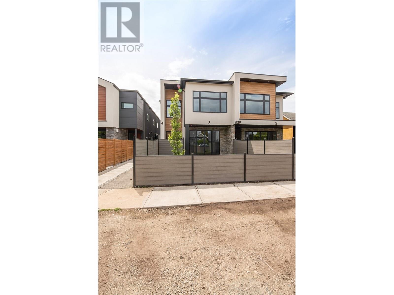 Property Photo: 839 Lawson Avenue 4 BC V1Y 6S9