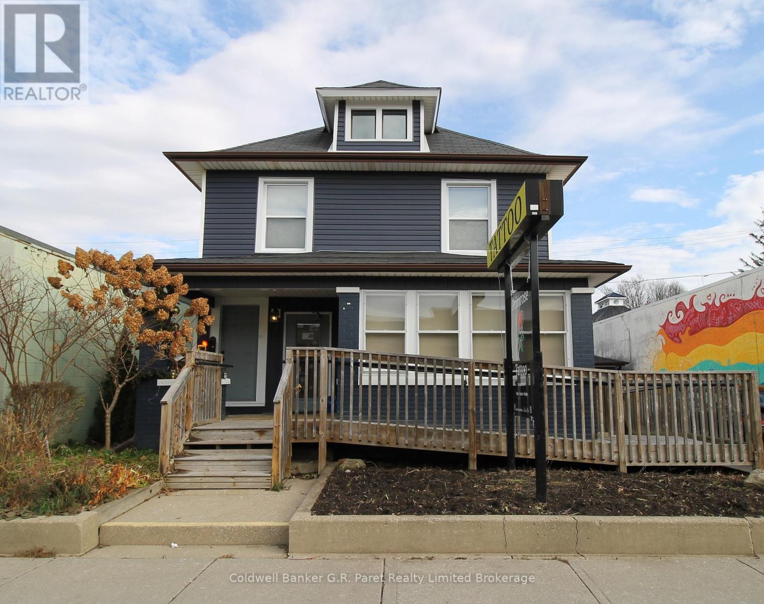 Property Photo: 39 Norfolk Street North ON N3Y 3N6