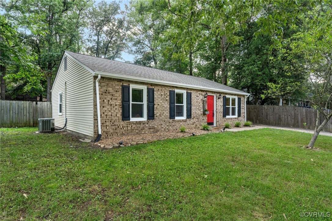 Property Photo: 9324 Bent Wood Lane VA 23237