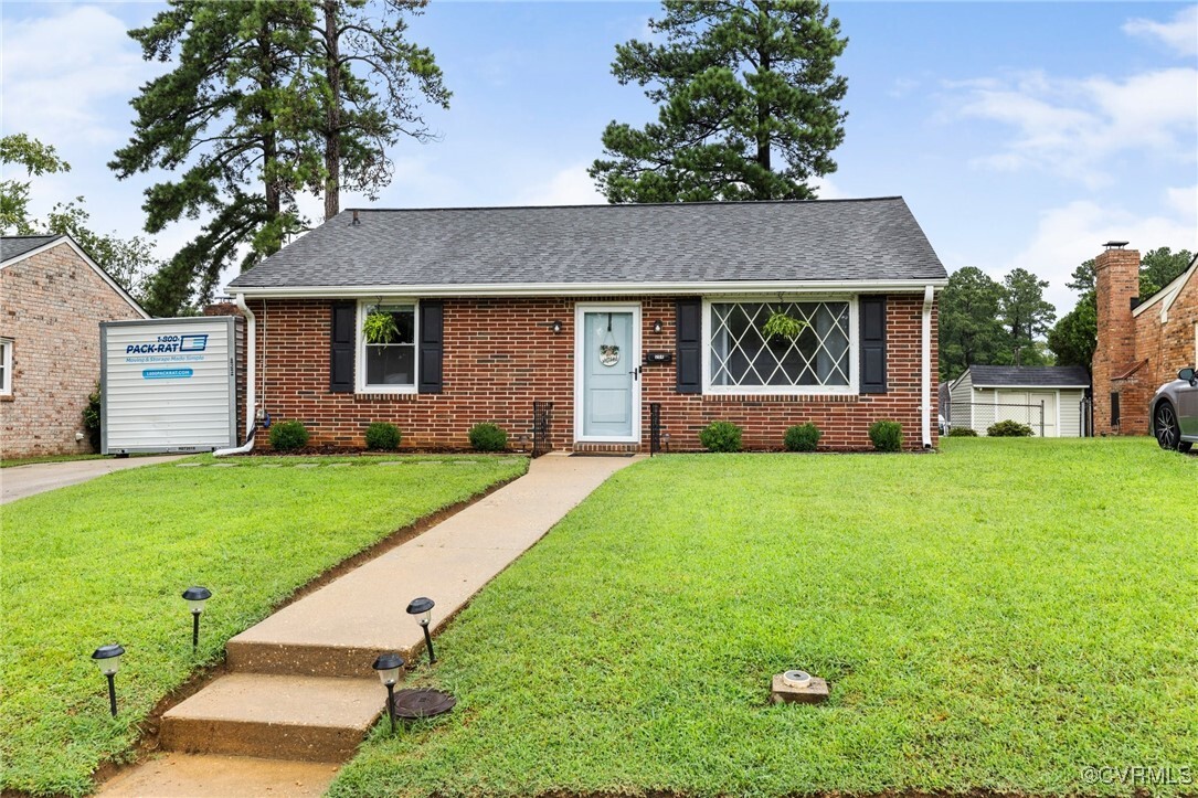 Property Photo: 204 Prince Albert Avenue VA 23834