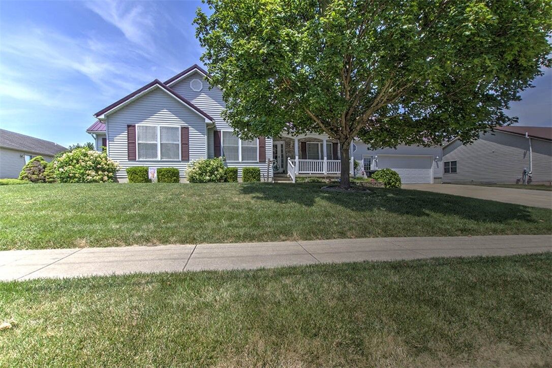 Property Photo:  1215 Westside Drive  IL 62549 