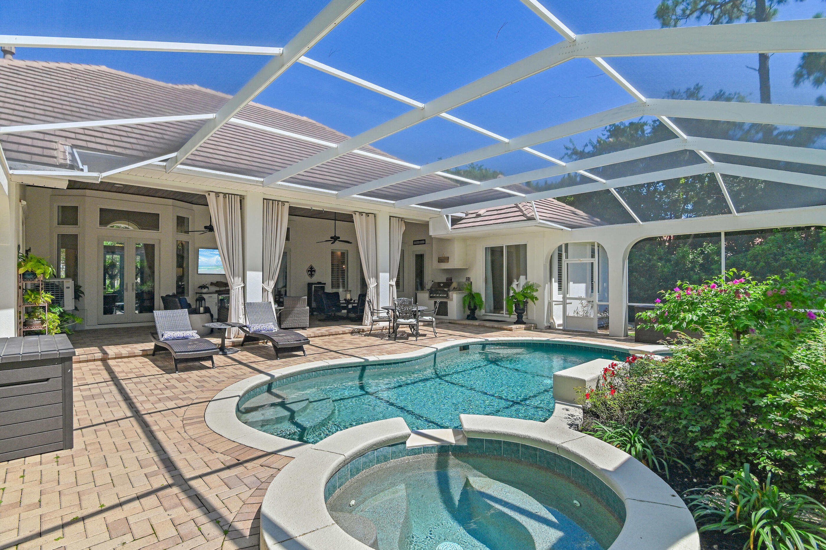 Property Photo: 4564 Nautical Court FL 32541