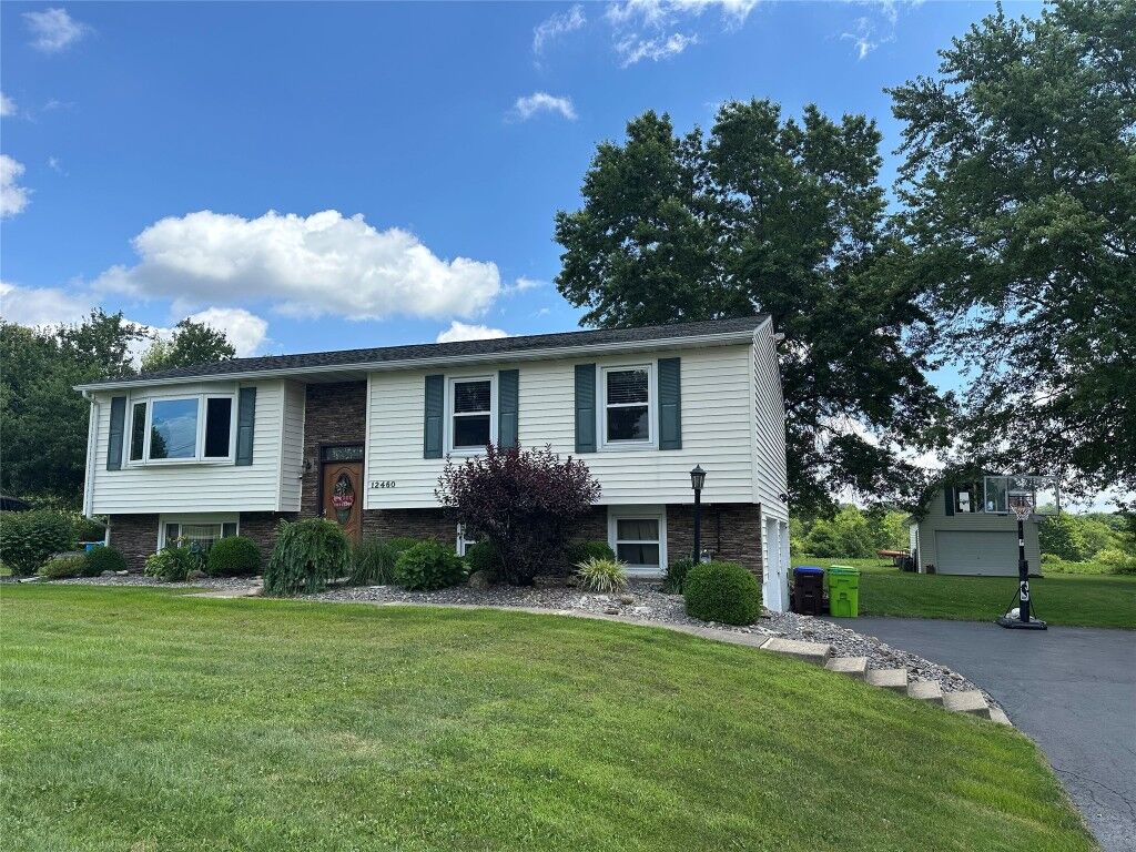 Property Photo: 12460 Leslie Road PA 16335