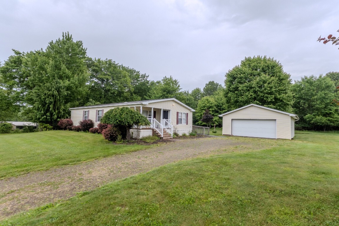 Property Photo: 368 Dunham Road PA 16341
