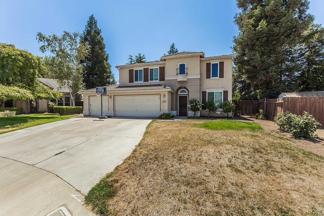 Property Photo:  1903 N Sunny Lane E  CA 93654 