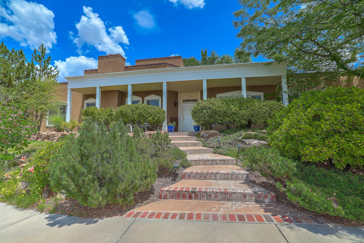 Property Photo:  1724 Avenida Alturas NE  NM 87110 