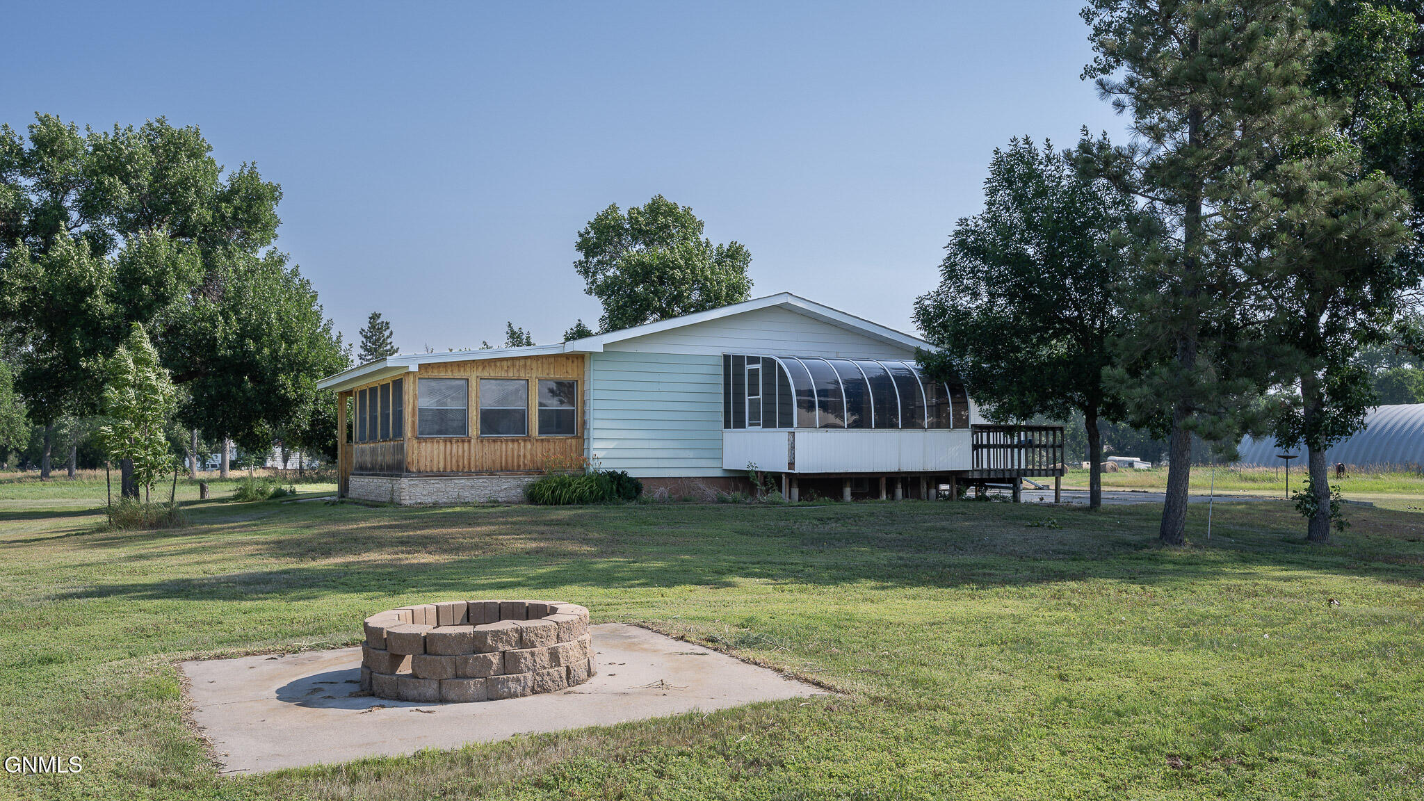 Property Photo: 537 2nd Avenue SE ND 58523