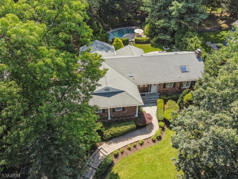 Property Photo:  82 Mohawk Rd  NJ 07078 