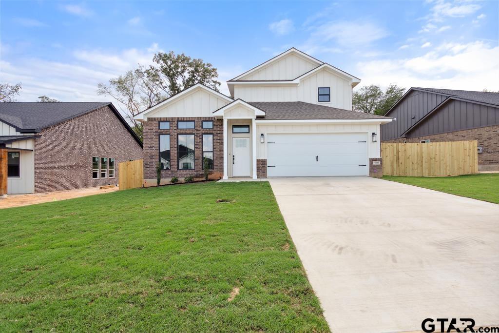 Property Photo: 16330 Crossing Circle TX 75771