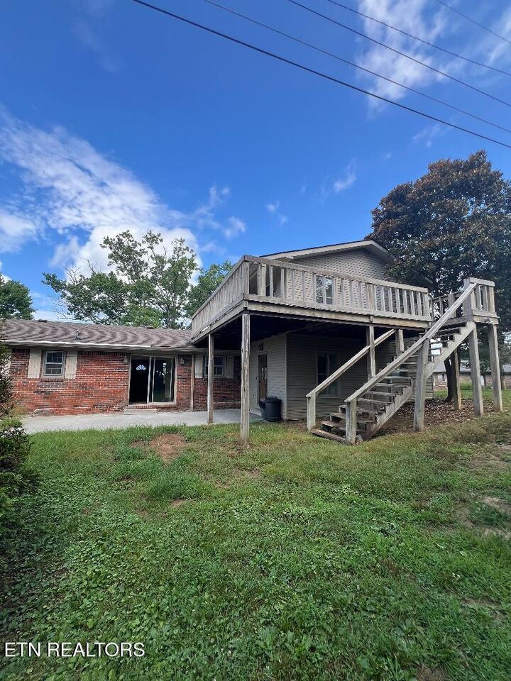 Property Photo: 154 Stonehenge St St TN 37752