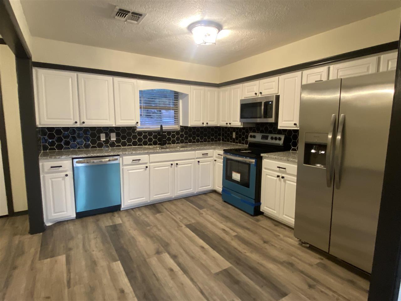 Property Photo: 407 NW 53rd St OK 73505