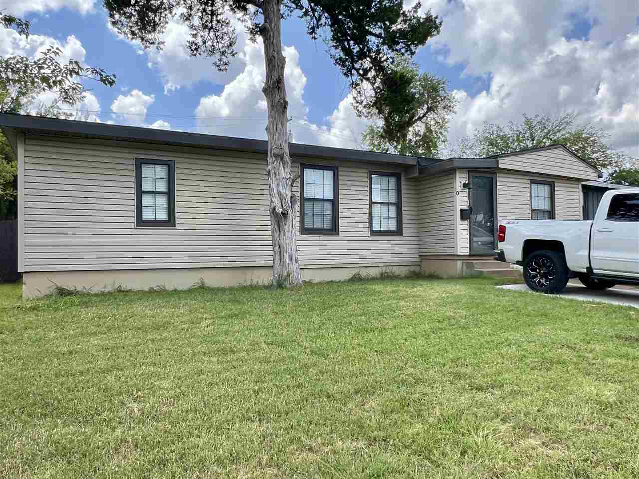 Property Photo: 10 NW 40th St OK 73505