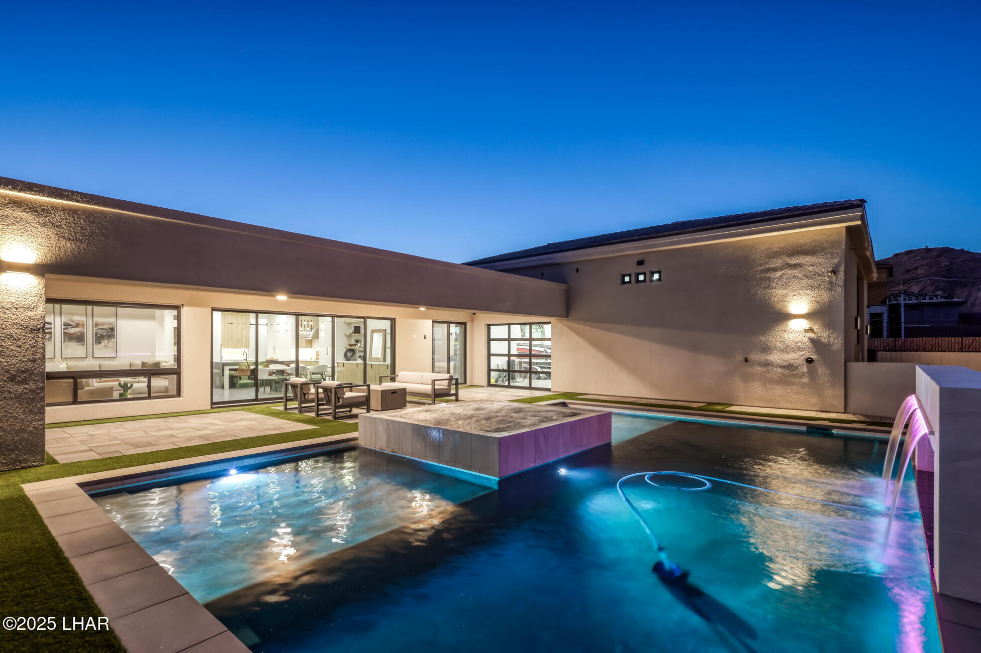 Property Photo: 6287 Avienda De Las Colinas AZ 86406