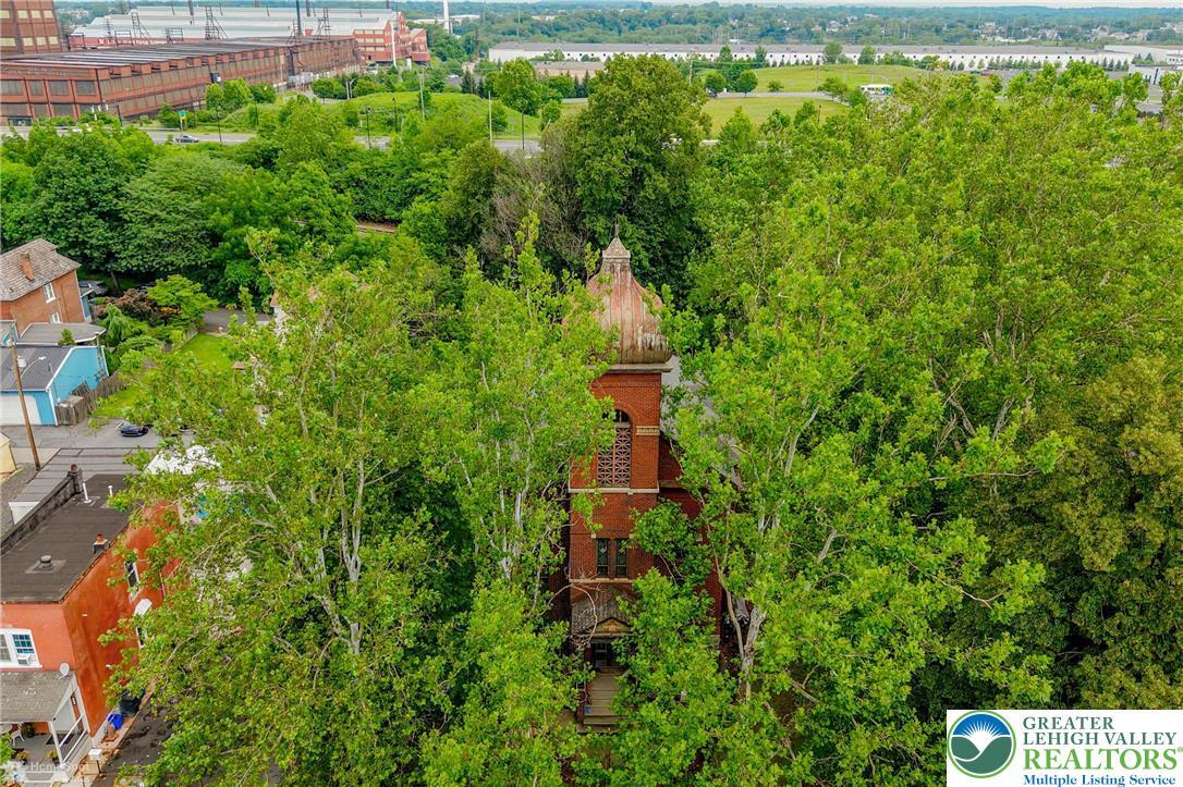 Property Photo: 1521 E 6th Street PA 18015