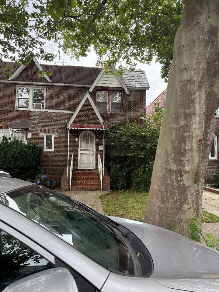 Property Photo:  89-09 215 Street  NY 11427 